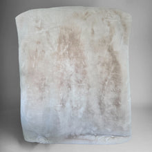 Load image into Gallery viewer, Cream Faux Fur Throw – The Art of French Softnes
